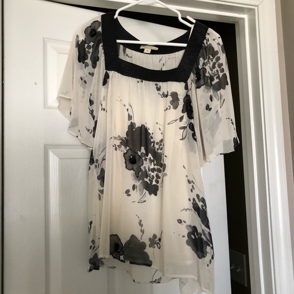 Flowy belted black and cream blouse from Forever 21